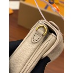 Louis Vuitton exclusive starting model: M81390