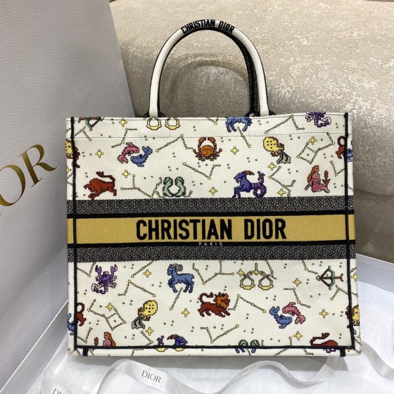 DIOR TOTE Valentine's Day Limited Collection
