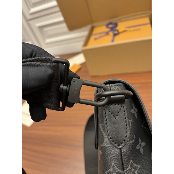 Louis Vuitton M45911