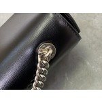 CELINE 𝑻𝒓𝒊𝒐𝒎𝒑𝒉𝒆 Chain Underarm Bag Model: 197993