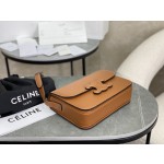 CELINE Embossed Medium Brown 𝗯𝗼𝘅 Model: 199223