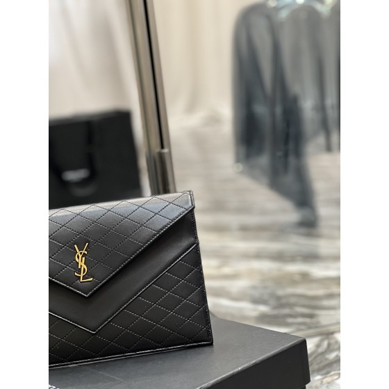 SAINT LAURENT  Gaby绗缝信封式手拿包款号：685596