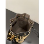 FENDI straw small bucket