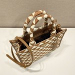 Prada embroidered fabric tote bag 👏 1BA354