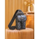 Louis Vuitton𝐒𝐀𝐔𝐌𝐔𝐑 shoulder bag #M45912