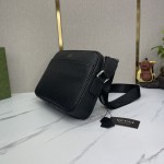 Gucci- Crossbody BagModel: 6033-4