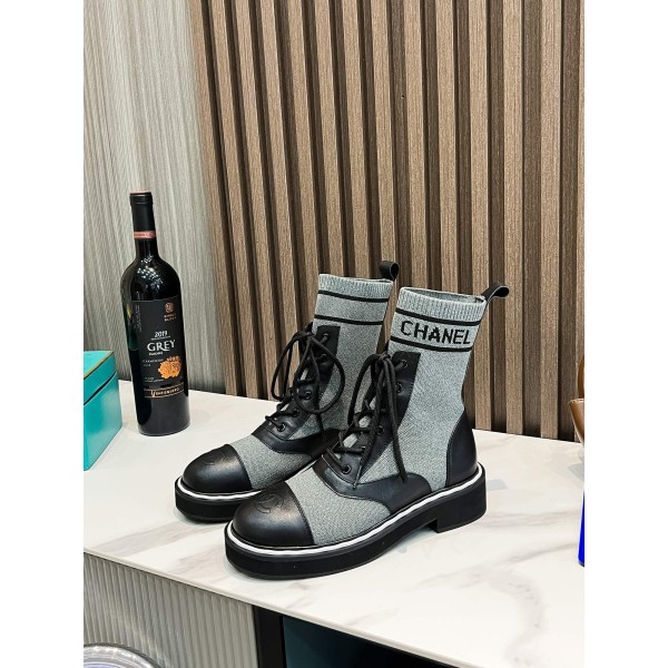 CHANEL Chelsea Boots