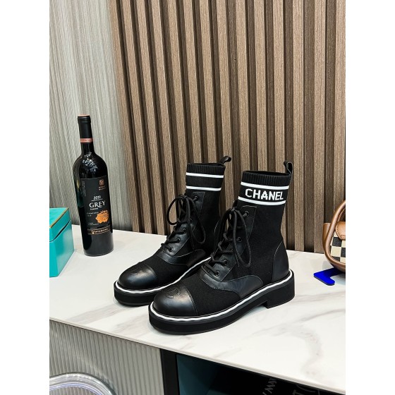 CHANEL Chelsea Boots