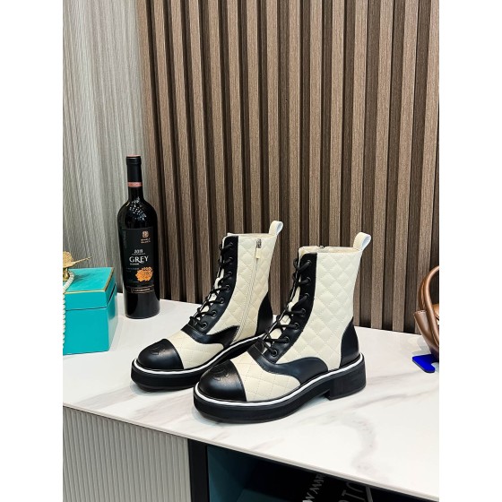 CHANEL Chelsea Boots
