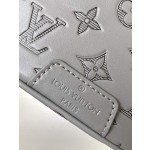 Louis Vuitton DISCOVERY belt bag