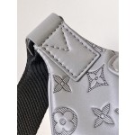 Louis Vuitton DISCOVERY belt bag