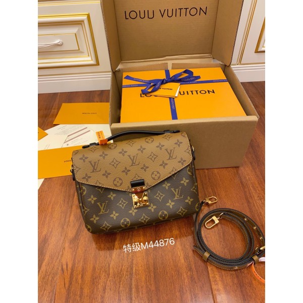 Louis Vuitton's exclusive debut model: M44876 Super Enhanced Edition