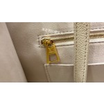 Louis Vuitton's exclusive debut model: M46128 Super Enhanced Edition