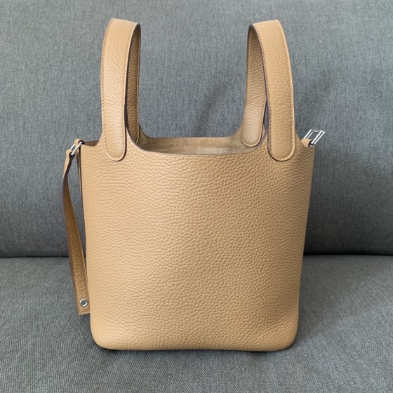 picotin18 22 silver buckle biscuit color