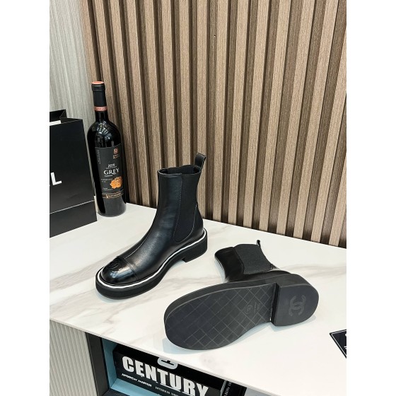 CHANEL Chelsea Boots