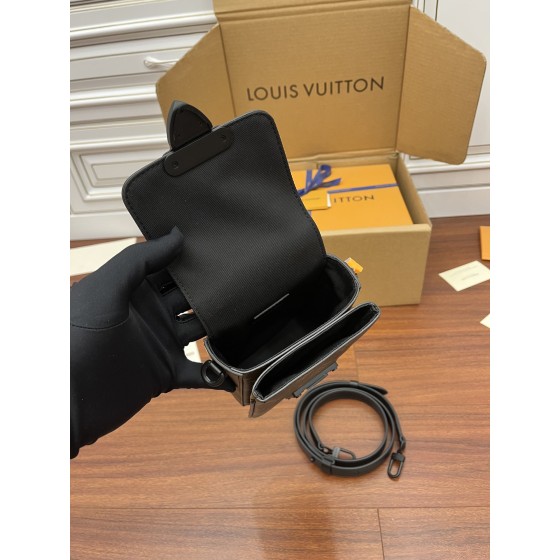 Louis Vuitton's exclusive debut model: M81522 Super Enhanced Edition