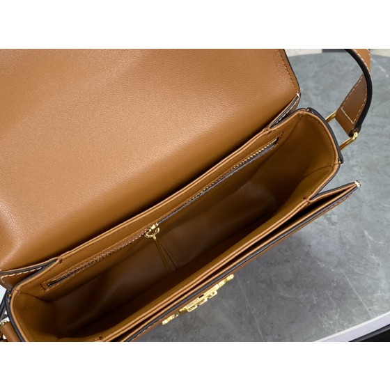 CELINE Arc de Triomphe Model: 188423