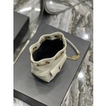 SAINT LAURENT  V型绗缝迷你水桶包型号：631052