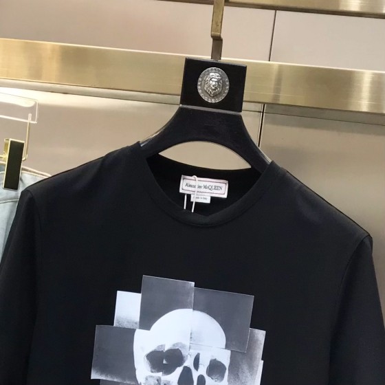 McQueen Round Neck Short Sleeve T-shirt