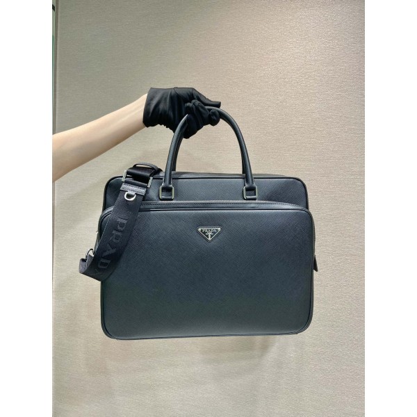 Prada Briefcase 🎉🎉 2VE021