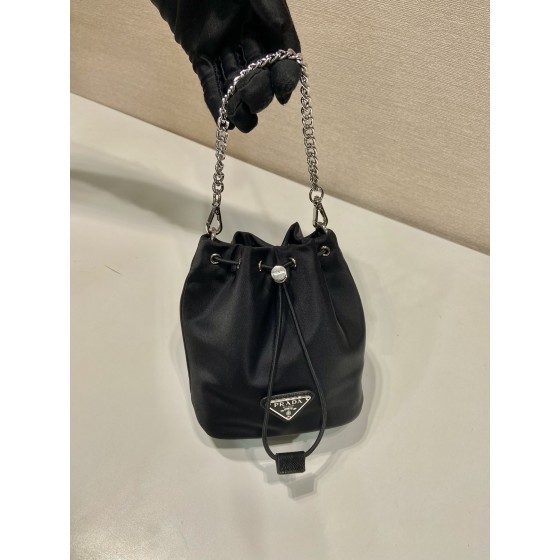 Prada mini bucket bag 🎉 1BH612