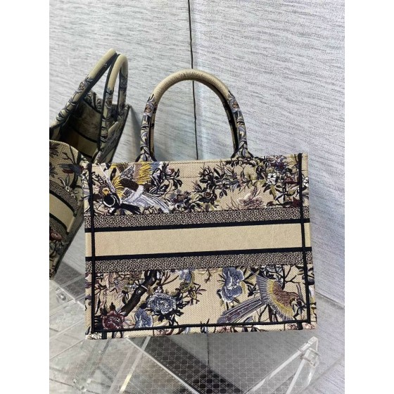 DIOR TOTE Magpie flower embroidery