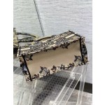 DIOR TOTE Magpie flower embroidery