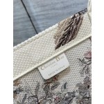 DIOR TOTE Magpie White Limited Edition Collection