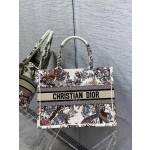 DIOR TOTE Magpie White Limited Edition Collection
