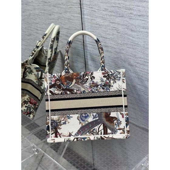 DIOR TOTE Magpie White Limited Edition Collection