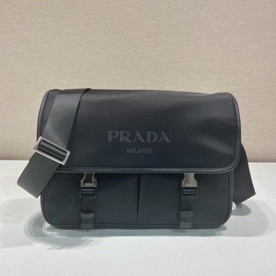 Prada VA0768 messenger bag
