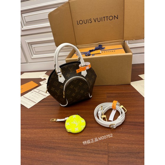Louis VuittonClam Bun M20752