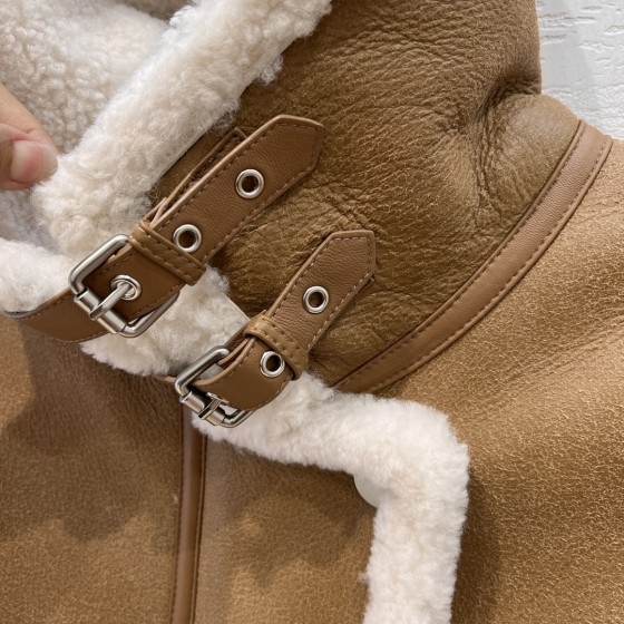 Celine leads the motorcycle model with fur and fur in one