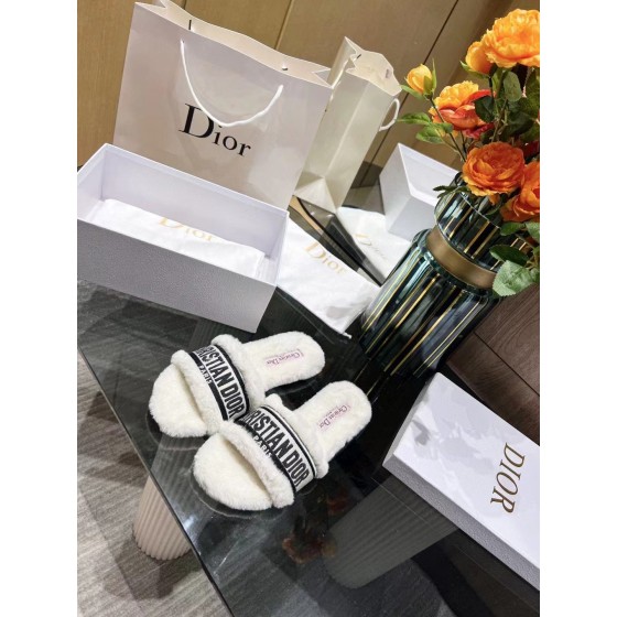 Dior flat bottom flip flops