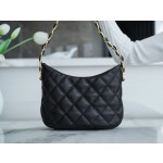 𝗖𝗛𝗔𝗡𝗘𝗟 𝟮𝟐𝑲 new 𝒉𝒐𝒃𝒐 underarm bag