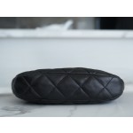 𝗖𝗛𝗔𝗡𝗘𝗟 𝟮𝟐𝑲 new 𝒉𝒐𝒃𝒐 underarm bag