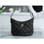 𝗖𝗛𝗔𝗡𝗘𝗟 𝟮𝟐𝑲 new 𝒉𝒐𝒃𝒐 underarm bag