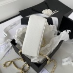 CHANEL 22K's popular black gold flap bag part AP3134