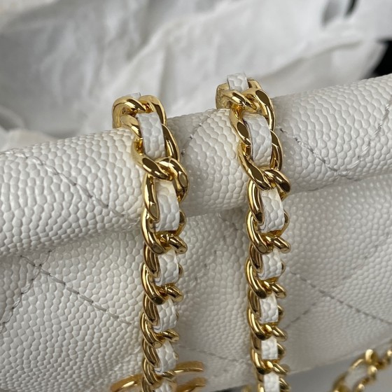 CHANEL 22K's popular black gold flap bag part AP3134