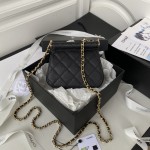 CHANEL 22K's popular black gold flap bag part AP3135