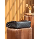 Louis Vuitton 𝐕𝐎𝐘𝐀𝐆𝐄𝐑 messenger bag #M40511#