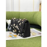 𝗖𝗛𝗔𝗘𝗡𝗟𝗟22c New Pearl Flap Bag