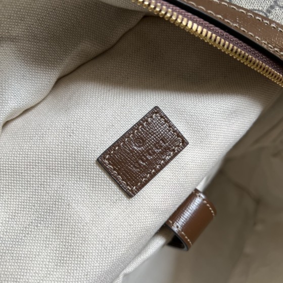 GUCCI Interlocking Double G Backpack Model: 704017