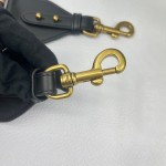 Dior 酒红字母肩带