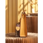 Louis Vuitton 𝐓𝐎𝐈𝐋𝐄𝐓𝐑𝐘 𝟐𝟔 new wash bag #M81412