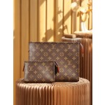 Louis Vuitton 𝐓𝐎𝐈𝐋𝐄𝐓𝐑𝐘 𝟐𝟔 new wash bag #M81412