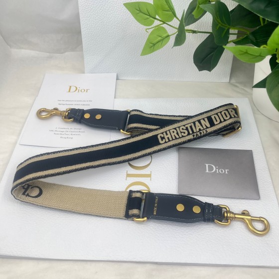 Dior's new adjustable shoulder straps