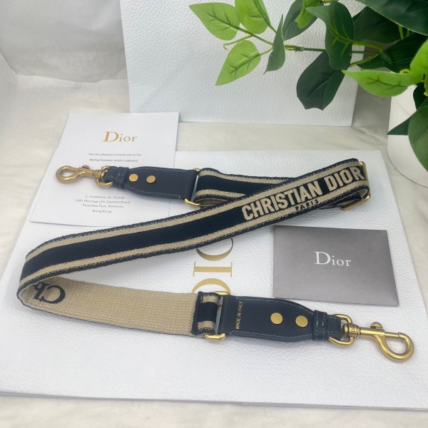 Dior's new adjustable shoulder straps