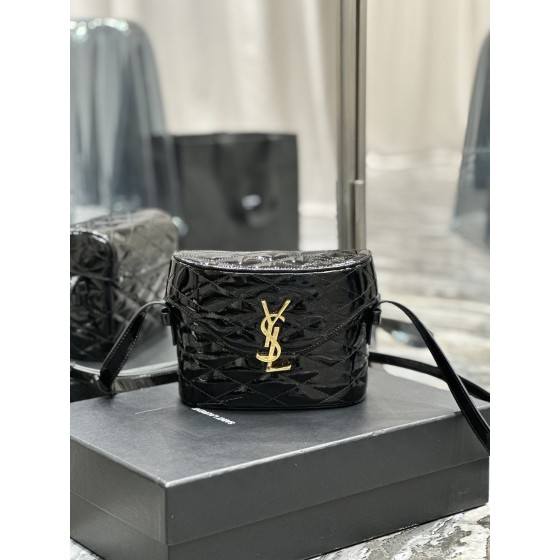 SAINT LAURENT UNE Quilted patent leather with sheepskin box bag model number: 710080