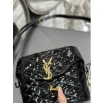SAINT LAURENT UNE Quilted patent leather with sheepskin box bag model number: 710080